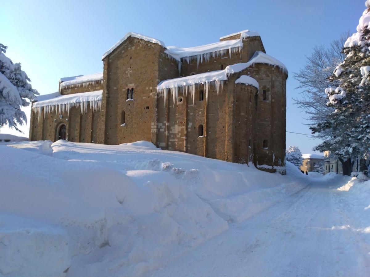 L'Androne B&B Сан Лео Екстериор снимка